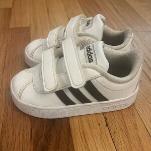 Adidas tennis shoes toddler sz 5